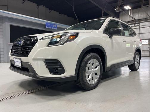 Crystal White Pearl 2023 Subaru Forester