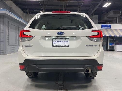 Crystal White Pearl 2023 Subaru Forester
