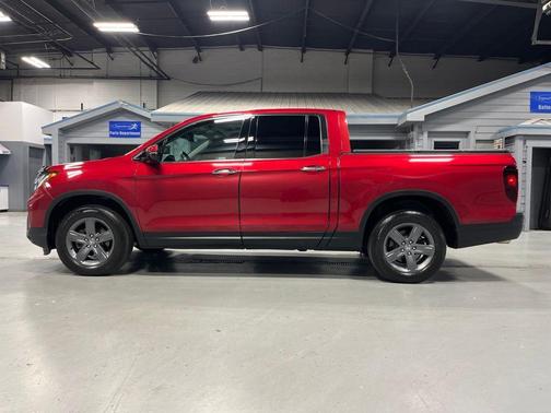 Radiant Red Metallic II 2022 Honda Ridgeline RTL-E