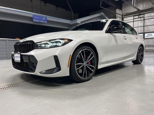 Mineral White Metallic 2023 BMW 330 i xDrive