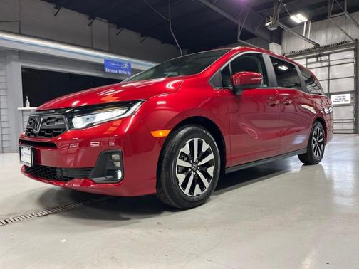 Radiant Red Metallic II 2026 Honda Odyssey EX-L