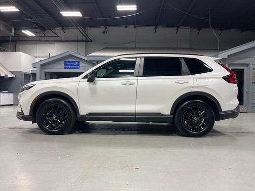 Platinum White Pearl 2026 Honda CR-V Hybrid Sport-L