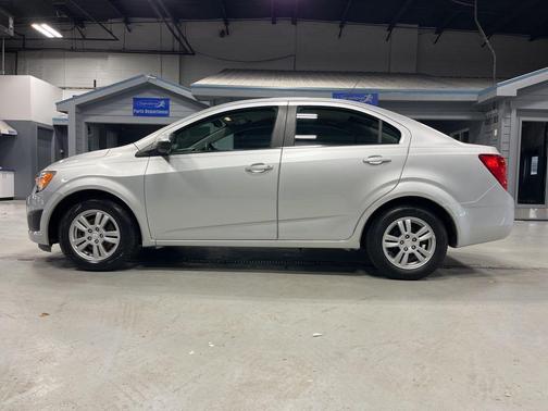 Silver Ice Metallic 2015 Chevrolet Sonic LT