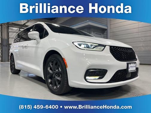 Bright White Clearcoat 2022 Chrysler Pacifica Limited