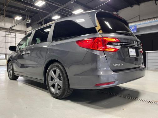 Modern Steel Metallic 2024 Honda Odyssey EX