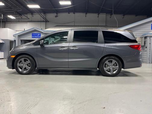 Modern Steel Metallic 2024 Honda Odyssey EX
