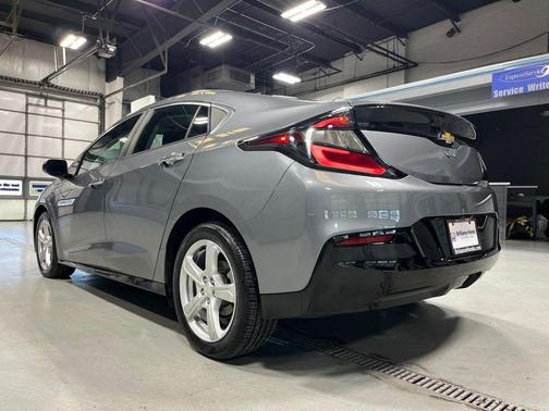 Satin Steel Metallic 2018 Chevrolet Volt LT