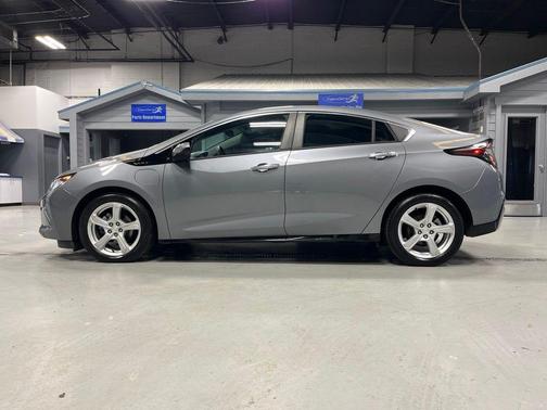 Satin Steel Metallic 2018 Chevrolet Volt LT