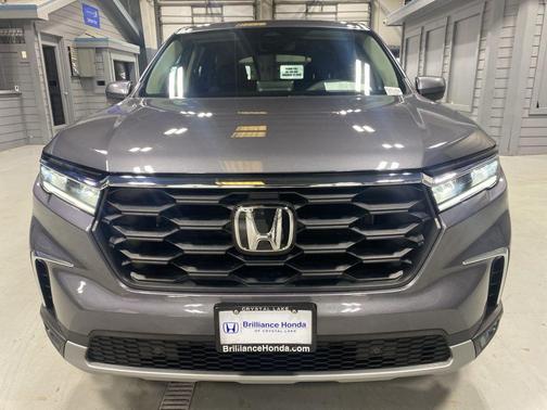 Modern Steel Metallic 2025 Honda Pilot EX-L