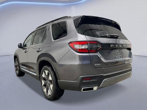 Modern Steel Metallic 2026 Honda Pilot Elite