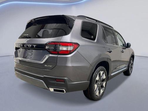 Modern Steel Metallic 2026 Honda Pilot Elite