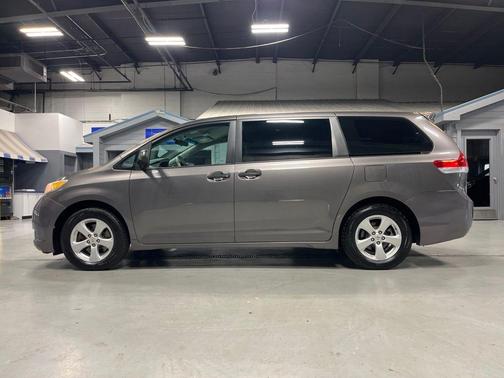 Predawn Gray Mica 2012 Toyota Sienna Base