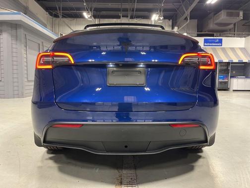 Deep Blue Metallic 2021 Tesla Model Y Long Range