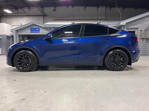 Deep Blue Metallic 2021 Tesla Model Y Long Range