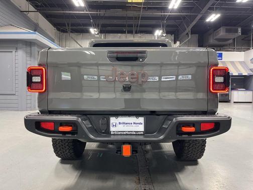 Sting Gray Clearcoat 2021 Jeep Gladiator Mojave
