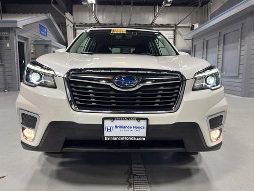 Crystal White Pearl 2020 Subaru Forester Limited
