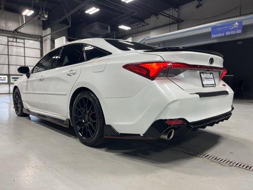 Wind Chill Pearl 2020 Toyota Avalon TRD