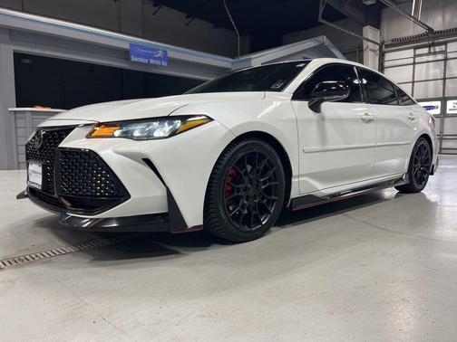 Wind Chill Pearl 2020 Toyota Avalon TRD
