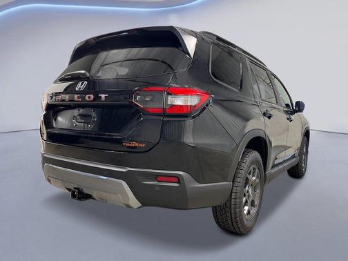 Crystal Black 2026 Honda Pilot TrailSport