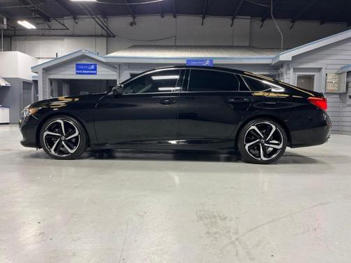 Crystal Black Pearl 2022 Honda Accord Sport SE