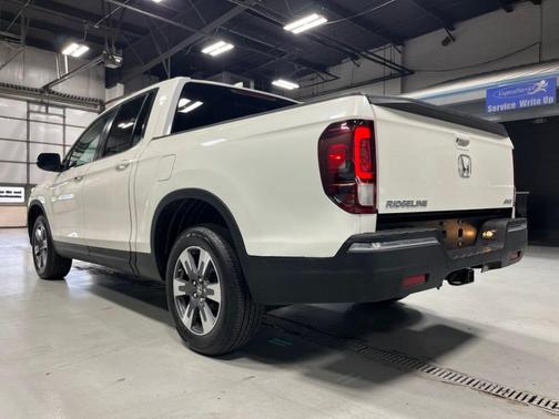 White Diamond Pearl 2019 Honda Ridgeline RTL