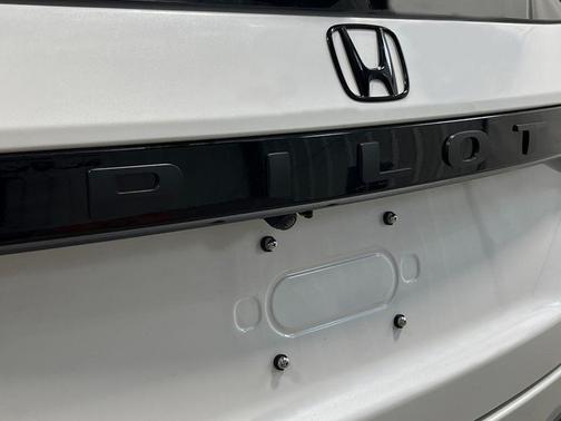 Platinum White 2026 Honda Pilot Elite