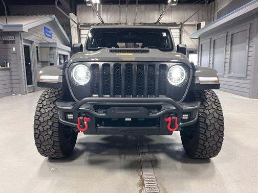 Sting Gray Clearcoat 2021 Jeep Gladiator Mojave