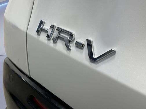 Platinum White 2027 Honda HR-V EX-L