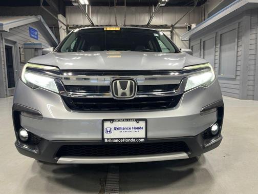 Lunar Silver Metallic 2019 Honda Pilot Touring 8-Passenger