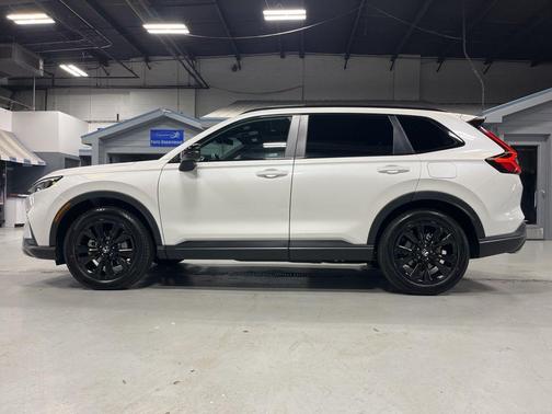 Platinum White Pearl 2026 Honda CR-V Hybrid Sport Touring