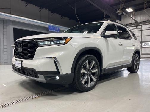 Platinum White Pearl 2025 Honda Pilot Elite