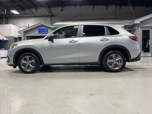 Solar Silver Metallic 2026 Honda HR-V LX