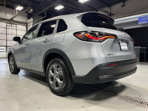 Solar Silver Metallic 2026 Honda HR-V LX