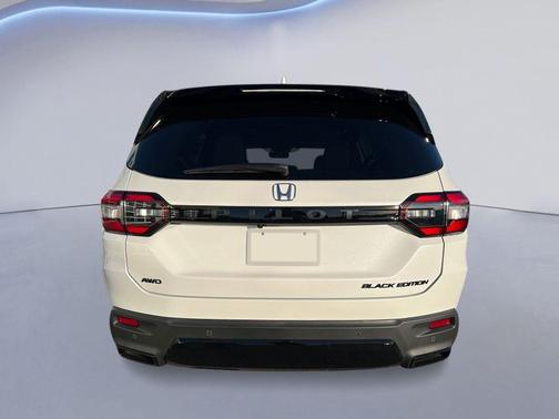 Platinum White 2026 Honda Pilot Black Edition