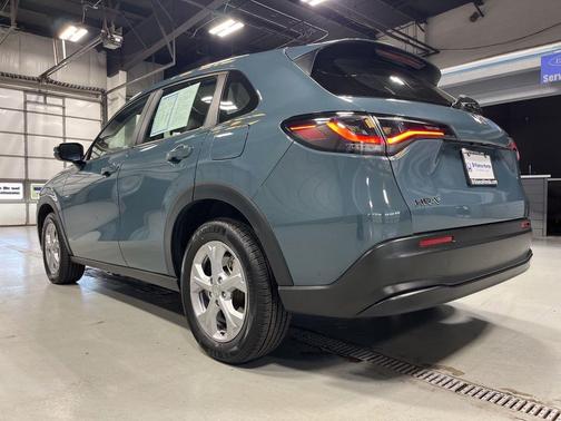 Pearl 2024 Honda HR-V LX