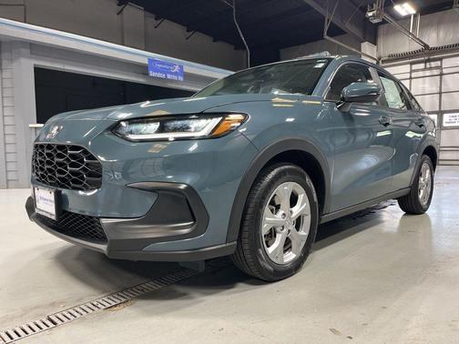 Pearl 2024 Honda HR-V LX
