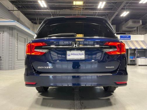 Obsidian Blue Pearl 2024 Honda Odyssey Touring