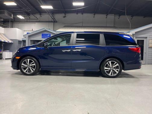 Obsidian Blue Pearl 2024 Honda Odyssey Touring