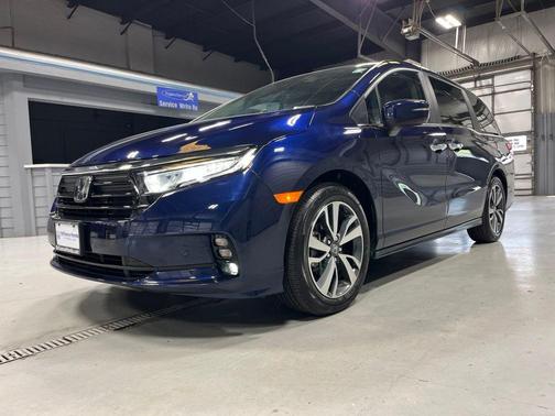 Obsidian Blue Pearl 2024 Honda Odyssey Touring