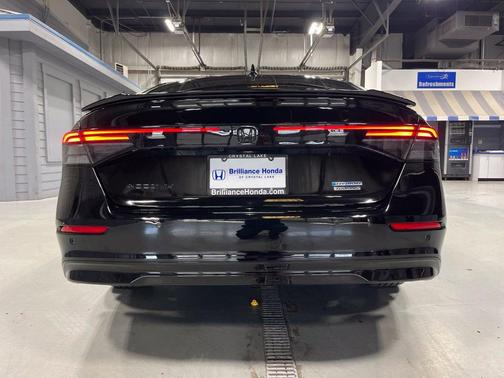 Crystal Black Pearl 2025 Honda Accord Hybrid Touring