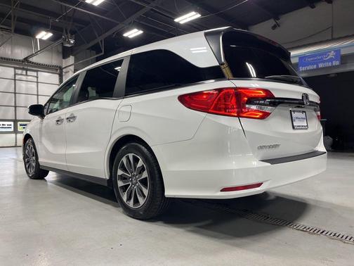 Platinum White Pearl 2024 Honda Odyssey EX-L