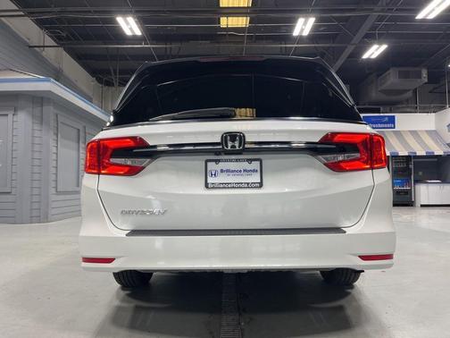 Platinum White Pearl 2024 Honda Odyssey EX-L