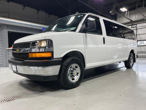 Summit White 2024 Chevrolet Express 3500 LT