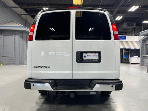 Summit White 2024 Chevrolet Express 3500 LT
