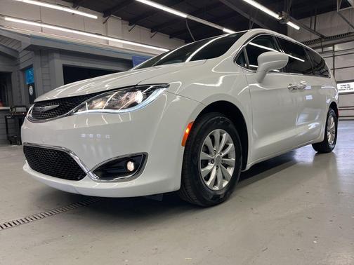 2019 Chrysler Pacifica Touring Plus