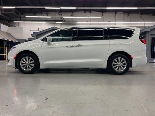 2019 Chrysler Pacifica Touring Plus
