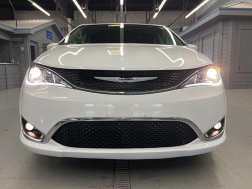 2019 Chrysler Pacifica Touring Plus