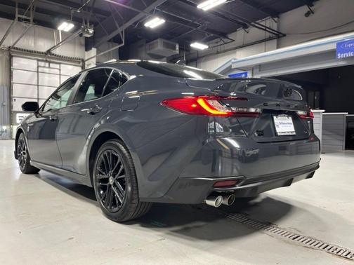 UNDERGROUND 2025 Toyota Camry SE