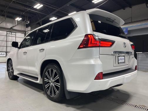 Eminent White Pearl 2019 Lexus LX 570 570