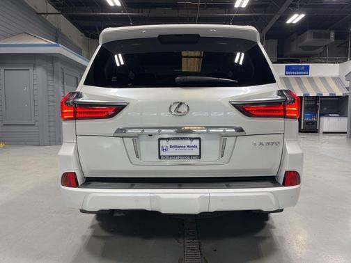 Eminent White Pearl 2019 Lexus LX 570 570